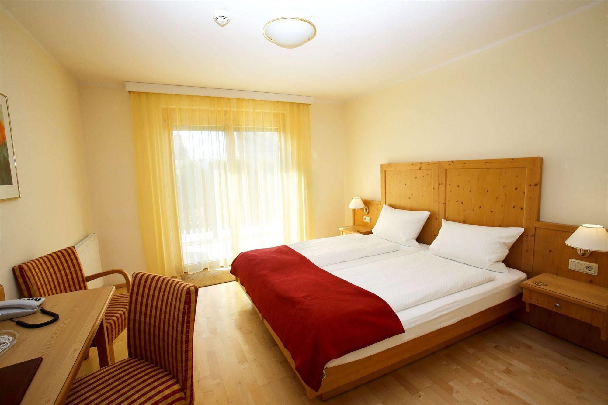 Airport-Hotel Fortuna Lautzenhausen Eksteriør bilde